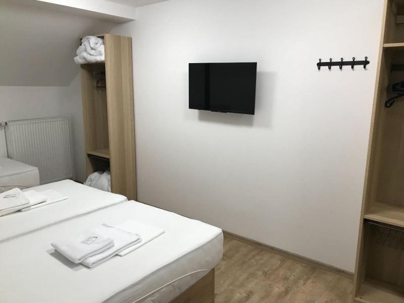 Sobe Zimmer Frei Пожега Екстериор снимка