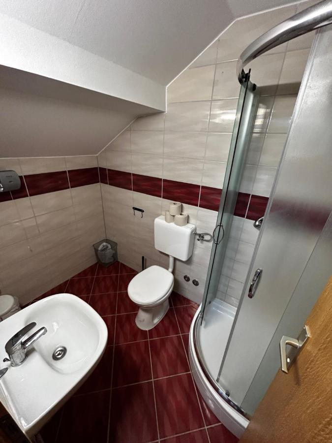 Sobe Zimmer Frei Пожега Екстериор снимка