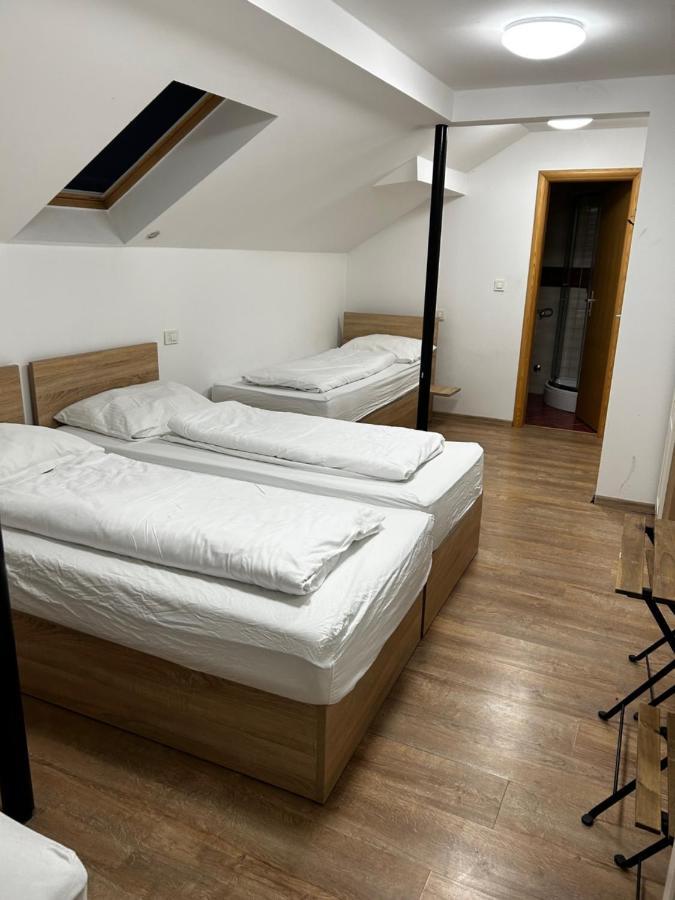 Sobe Zimmer Frei Пожега Екстериор снимка