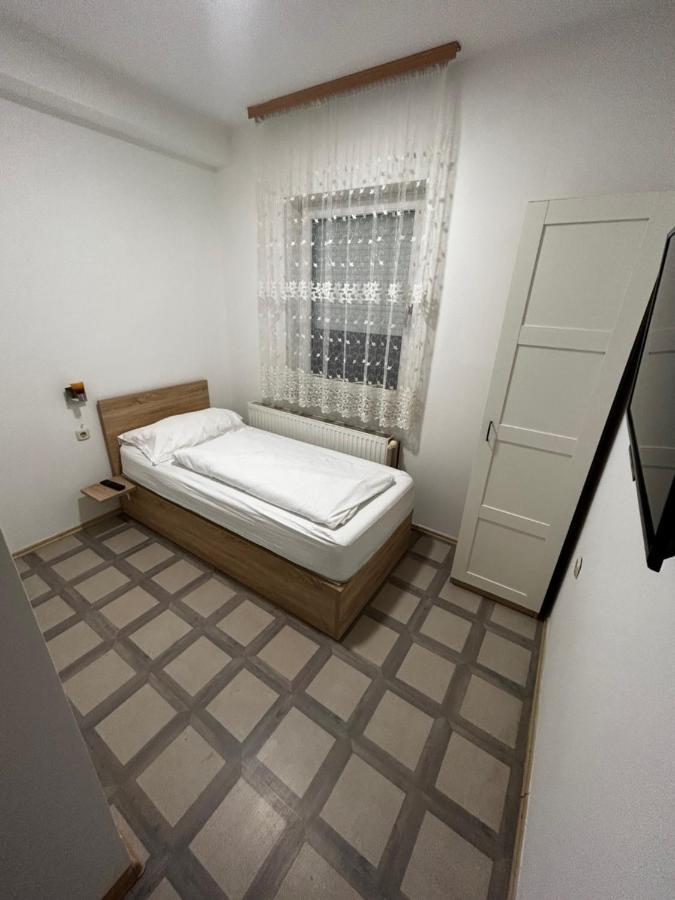 Sobe Zimmer Frei Пожега Екстериор снимка