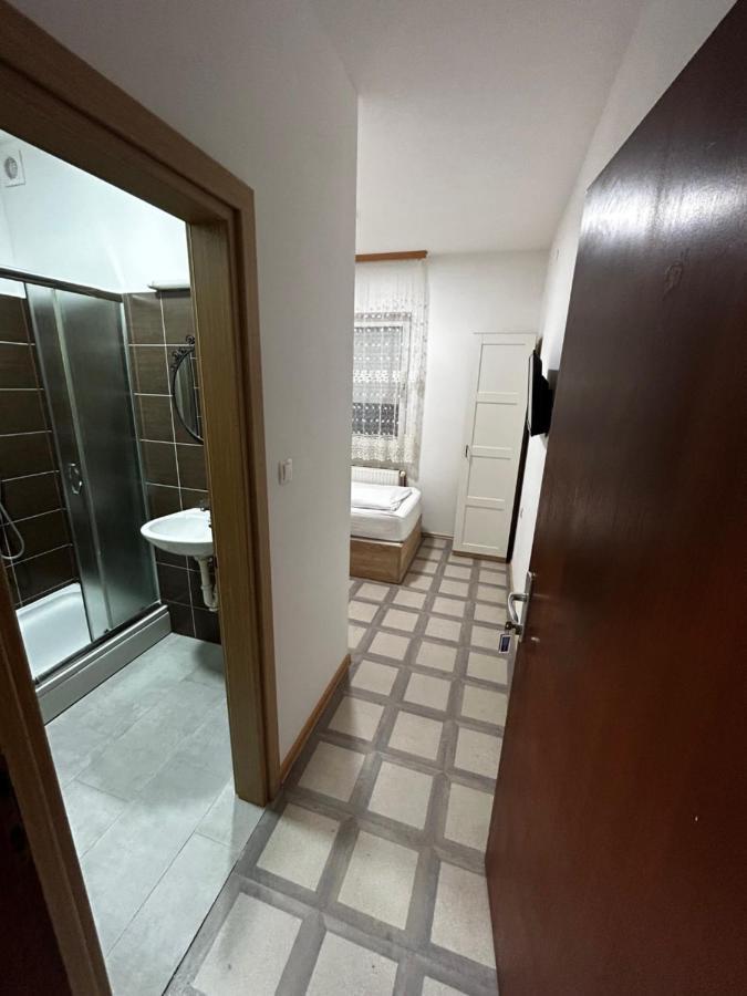 Sobe Zimmer Frei Пожега Екстериор снимка