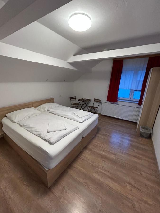 Sobe Zimmer Frei Пожега Екстериор снимка