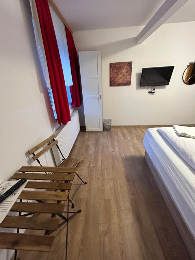 Sobe Zimmer Frei Пожега Екстериор снимка