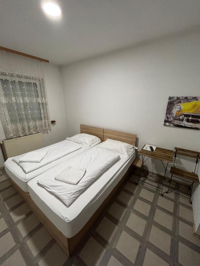 Sobe Zimmer Frei Пожега Екстериор снимка