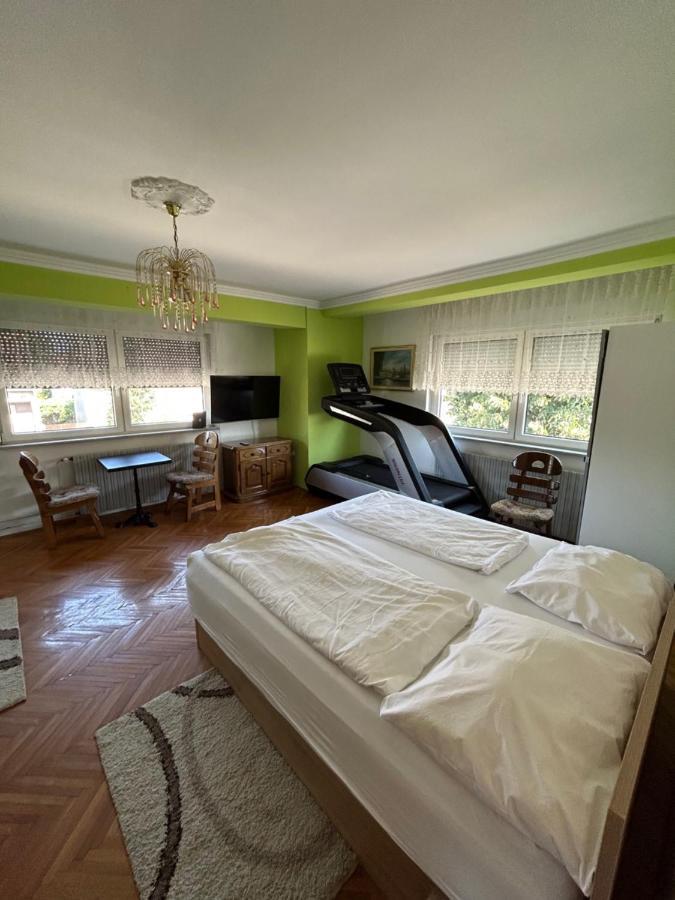 Sobe Zimmer Frei Пожега Екстериор снимка