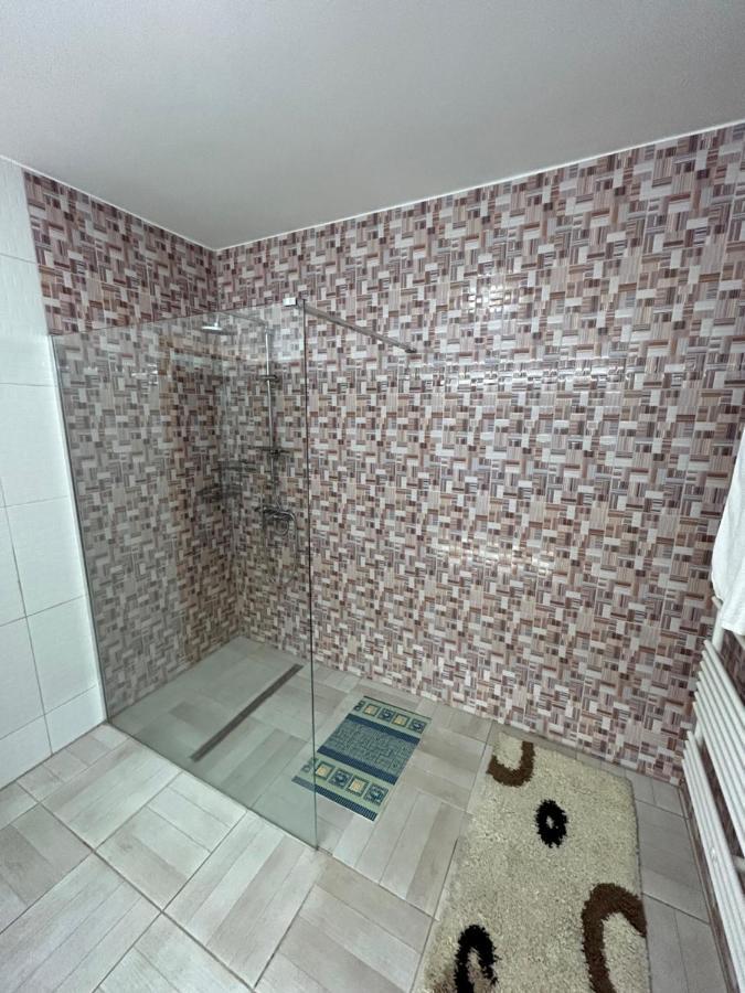 Sobe Zimmer Frei Пожега Екстериор снимка