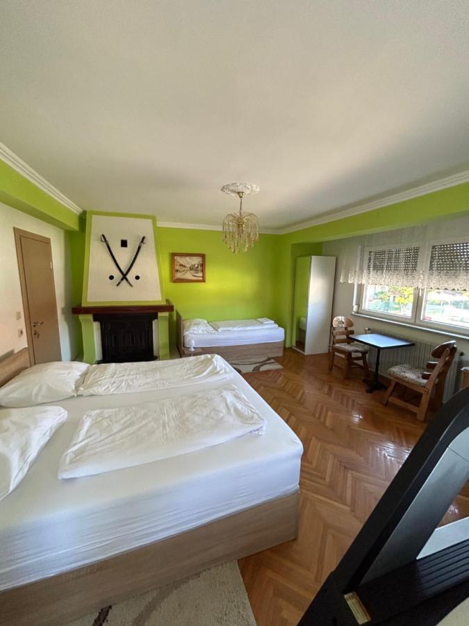 Sobe Zimmer Frei Пожега Екстериор снимка