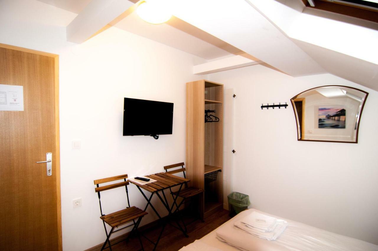 Sobe Zimmer Frei Пожега Екстериор снимка